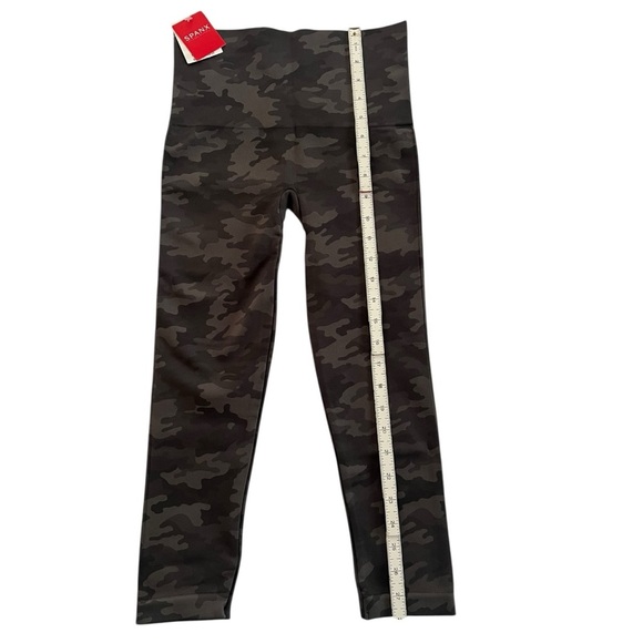 NWT SPANX sage Camo  cropped Women's Leggings - Picture 2 of 5